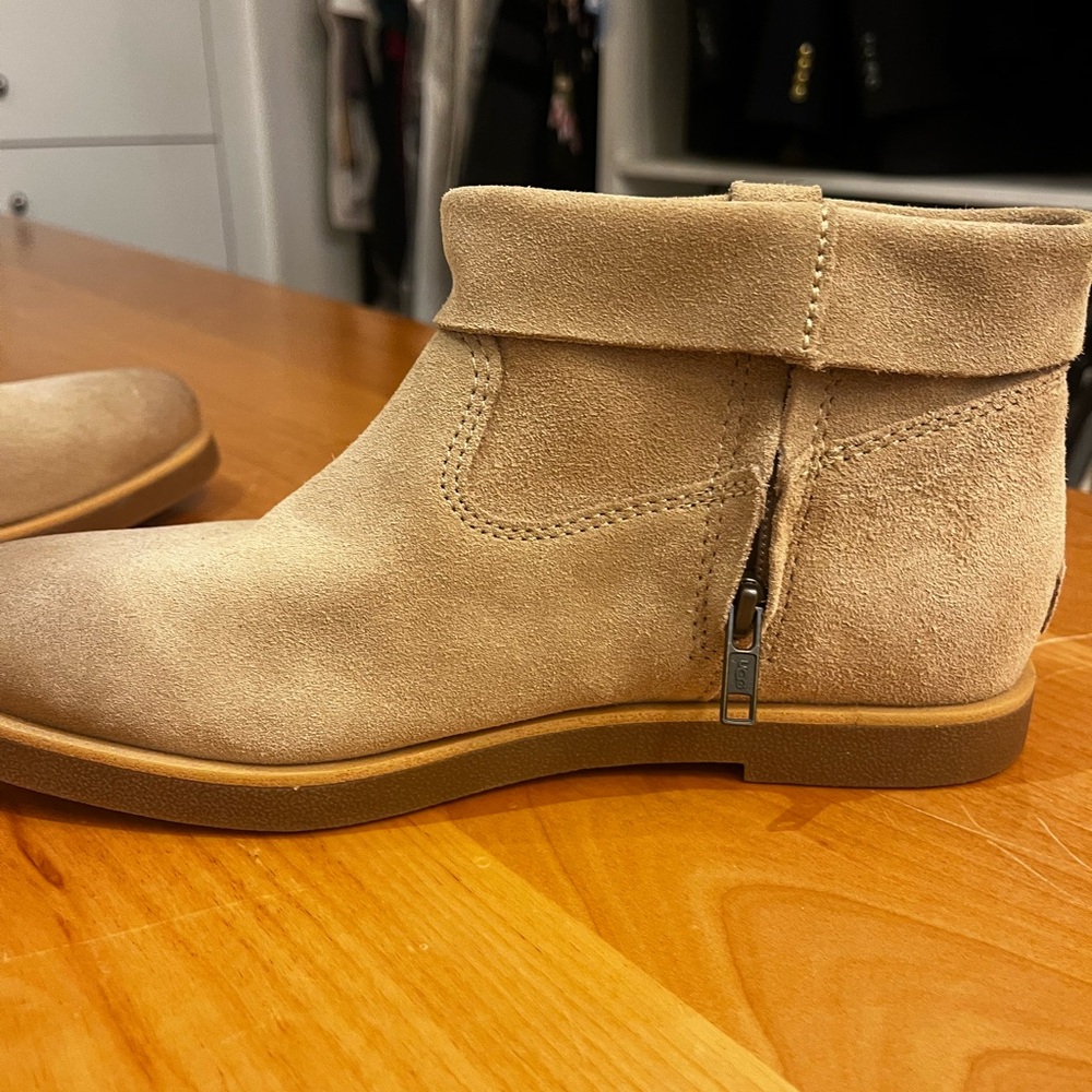 UGG Josefene Cuff Suede Leather Ankle Bootie Boots Womens Size 8 Sand